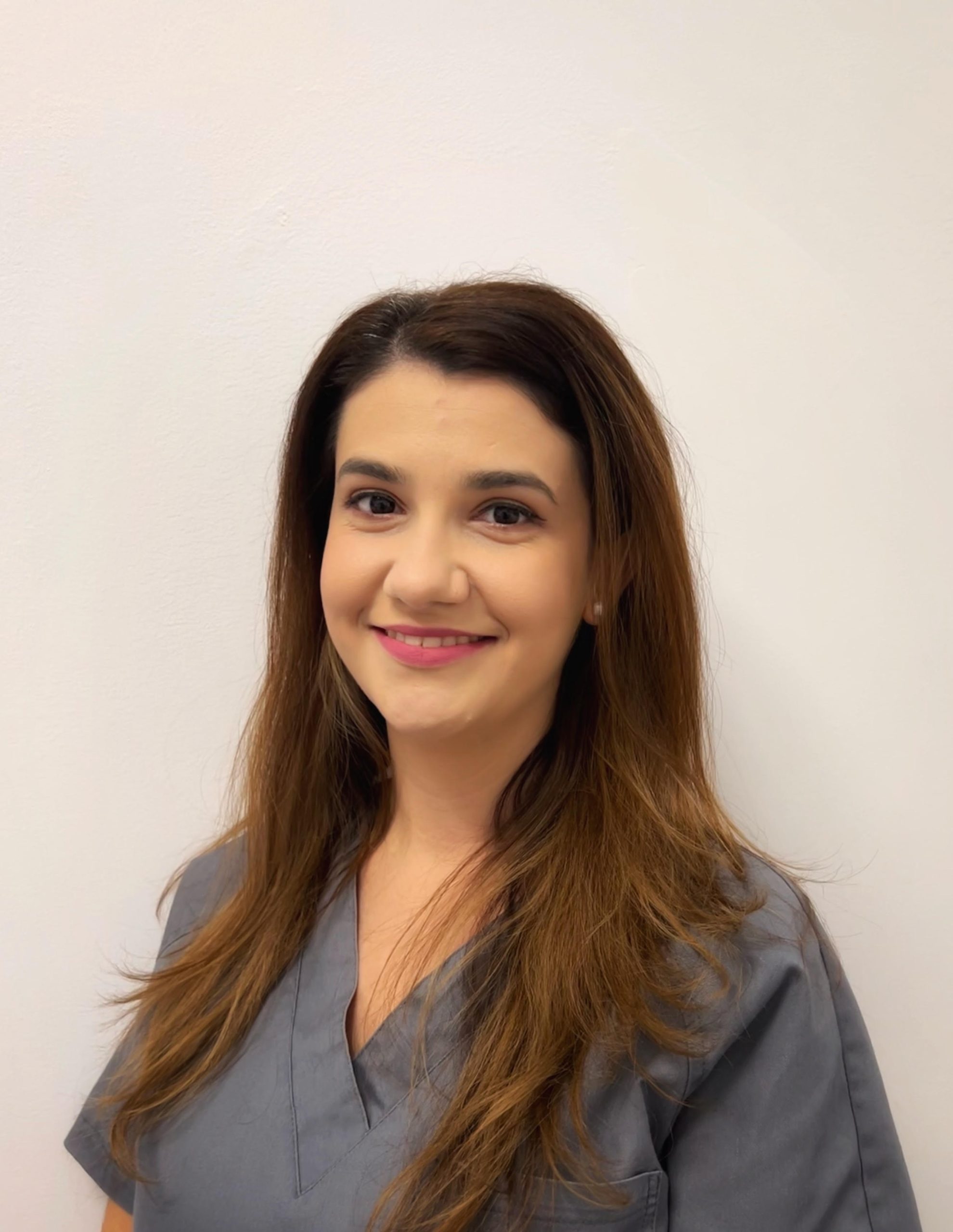 Dr. Ștefania Suciu medic specialist endodonție